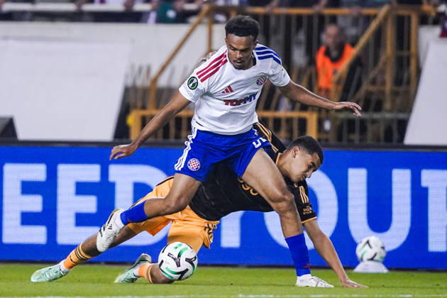 Fussball: Kroatien: UEFA Conference League 2026 2027 - 1. Runde, 15.10.2026 - HNK Hajduk Split vs. AFC Ajax Amsterdam - Stadion Poljud (Split, Kroatien); Mathieu Acapandie (Hajduk Split), Thilo Kehrer (AFC Ajax) Copyright: xLUKAxKOLANOVICx