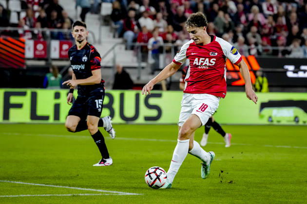 ALKMAAR - AZ Alkmaar forward Bendegúz Kovács during the UEFA Europa League match between AZ and Hapoel Beer-Sheva at AFAS stadion on 15 October 2026 in Alkmaar, Netherlands. ED VAN DE POL EYE4IMAGES DeFodi Images -