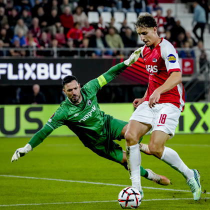 ALKMAAR - AZ Alkmaar forward Bendegúz Kovács during the UEFA Europa League match between AZ and Hapoel Beer-Sheva at AFAS stadion on 15 October 2026 in Alkmaar, Nederland. ED VAN DE POL EYE4IMAGES DeFodi Images -