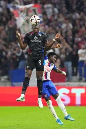 Jaydee Canvot of Crystal Palace heads clear Lyon v Crystal Palace, UEFA Europa League, Football, Groupama Stadium, Lyon, France - 15 Oct 2026Lyon Groupama Stadium France  Copyright: xDavexWinter Shutterstockx 17218159aq