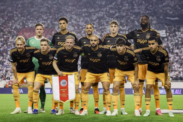 SPLIT - The Ajax squad ahead of the Conference League match between Hadjuk Split and Ajax at Stadion Poljud on October 15, 2026 in Split, Croatia. SONNY LENSEN ANP xVIxANPxSportx xxANPxIVx 572539684 originalFilename: 572539684.jpg