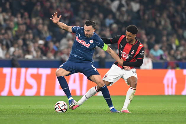 SALZBURG, AUSTRIA - OCTOBER 15: Gon?alo Ramos of AC Milan and Soumaila Diabate of Salzburg during the UEFA Europa League 2026 27 League Phase MD2 match between FC Salzburg and AC Milan at Stadion Salzburg on October 15, 2026 in Salzburg, Austria. Copyright: xFranzxKirchmayrx xSPPx Sportspressphoto_SPR257007