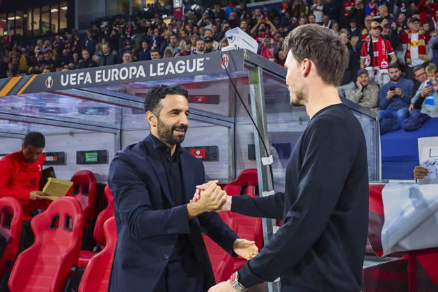 SOCCER - UEFA EL, RBS vs Milan SALZBURG,AUSTRIA,15.OCT.26 - SOCCER - UEFA Europa League, Red Bull Salzburg vs AC Milan. Image shows head coach Ruben Amorim (Milan) and head coach Danny Roehl (RBS).  GEPAxpictures xDavidxGeieregger