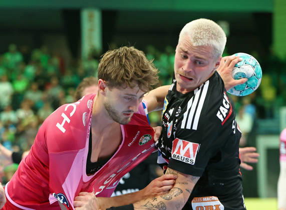 15.10.2026, xovx, Handball Opel Handball Bundesliga, HSG Wetzlar - HC Erlangen v.l. Niklas Theiß (HSG Wetzlar), Marek Nissen (HC Erlangen) Wetzlar Buderus-Arena Hessen Deutschland (DE)