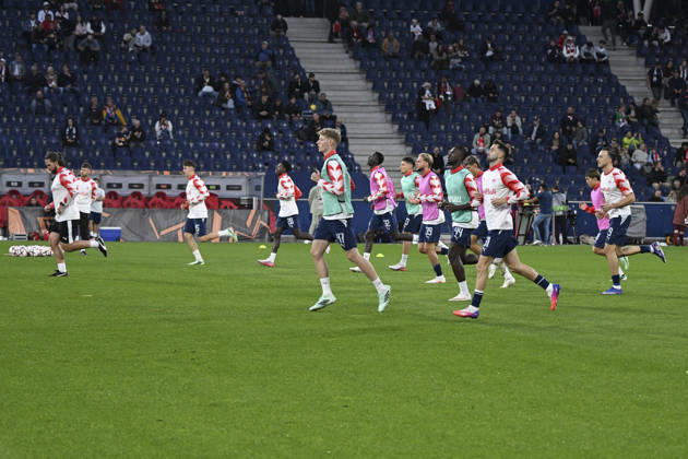 SALZBURG, AUSTRIA - OCTOBER 15: Salzburg players warming up during the UEFA Europa League league phase matchday 2 match between FC Salzburg and AC Milan at Red Bull Arena on October 15, 2026 in Salzburg, Austria. Copyright: xHansxPeterxLottermoser SPPx Sportspressphoto_SPR257016