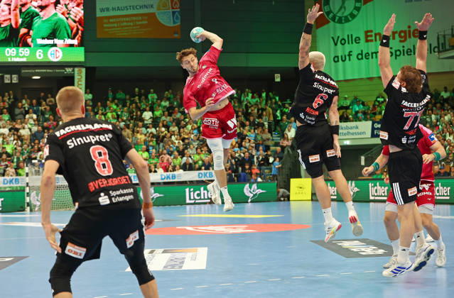 15.10.2026, xovx, Handball Opel Handball Bundesliga, HSG Wetzlar - HC Erlangen v.l. Sander Överjordet (HC Erlangen), Niklas Theiß (HSG Wetzlar), Marek Nissen (HC Erlangen), Maciej Gebala (HC Erlangen), Wetzlar Buderus-Arena Hessen Deutschland (DE)