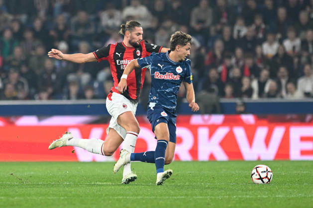 SALZBURG, AUSTRIA - OCTOBER 15: Adrien Rabiot of AC Milan and Jesper Lindstrom of Salzburg during the UEFA Europa League 2026 27 League Phase MD2 match between FC Salzburg and AC Milan at Stadion Salzburg on October 15, 2026 in Salzburg, Austria. Copyright: xFranzxKirchmayrx xSPPx Sportspressphoto_SPR257018
