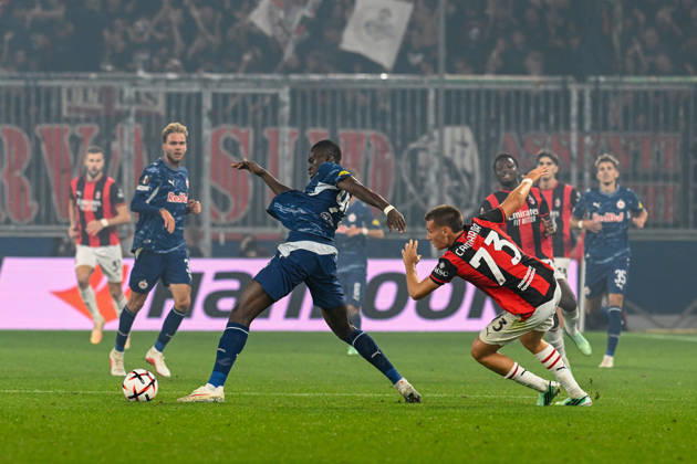 SALZBURG, AUSTRIA - OCTOBER 15: Kevin Boma of Salzburg and Francesco Camarda of AC Milan during the UEFA Europa League 2026 27 League Phase MD2 match between FC Salzburg and AC Milan at Stadion Salzburg on October 15, 2026 in Salzburg, Austria. Copyright: xFranzxKirchmayrx xSPPx Sportspressphoto_SPR257019