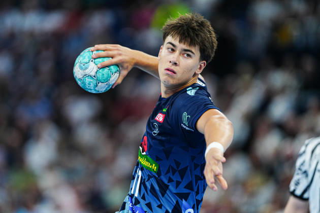 7 Meter Wurf Tor Niclas Mierzwa (Rhein-Neckar Löwen, 11) GER, THW Kiel vs. Rhein-Neckar Löwen, Handball, 1. Bundesliga, Spieltag 9, Saison 2026 2027, 15.10.2026 GER, THW Kiel vs. Rhein-Neckar Löwen, Handball, 1. Bundesliga, Spieltag 9, Saison 2026 2027, 15.10.2026 Kiel Copyright: xEibner-Pressefoto MarcelxvonxFehrnx EP_MFN