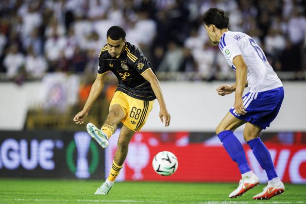 SPLIT - (lr) Abdellah Ouazane of Ajax and Dennis Hadzikadunic of Hajduk Split during the Conference League match between Hajduk Split and Ajax at Stadion Poljud on 15 October 2026 in Split, Croatia. SONNY LENSEN ANP xVIxANPxSportx xxANPxIVx 572540581 originalFilename: 572540581.jpg