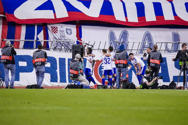 Fussball: Kroatien: UEFA Conference League 2026 2027 - 1. Runde, 15.10.2026 - HNK Hajduk Split vs. AFC Ajax Amsterdam - Stadion Poljud (Split, Kroatien); Hajduk bejubelt das Tor zum 1-0 durch Abdoulie Bamba Sanyang (Hajduk Split) Copyright: xLUKAxKOLANOVICx