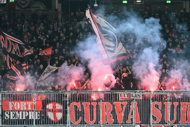SALZBURG, AUSTRIA - OCTOBER 15: Fans of AC Milan during the UEFA Europa League 2026 27 League Phase MD2 match between FC Salzburg and AC Milan at Stadion Salzburg on October 15, 2026 in Salzburg, Austria. Copyright: xFranzxKirchmayrx xSPPx Sportspressphoto_SPR257030
