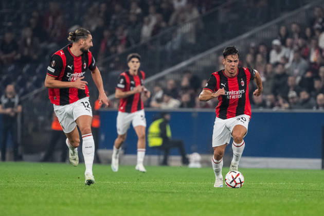 SOCCER - UEFA EL, RBS vs Milan SALZBURG,AUSTRIA,15.OCT.26 - SOCCER - UEFA Europa League, Red Bull Salzburg vs AC Milan. Image shows Adrien Rabiot and Ardon Jashari (Milan).  GEPAxpictures xJulioxArellano
