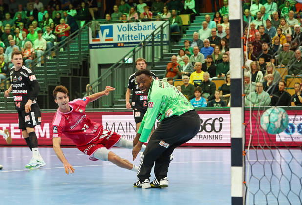 15.10.2026, xovx, Handball Opel Handball Bundesliga, HSG Wetzlar - HC Erlangen v.l. Christoph Steinert (HC Erlangen), Marti Soler (HSG Wetzlar), Frieder Bandlow (HC Erlangen), Rubens Pierre (HC Erlangen) Wetzlar Buderus-Arena Hessen Deutschland (DE)
