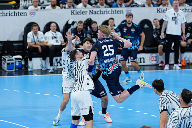 Wurf Tor Haukur Thrastarson (Rhein-Neckar Löwen, 25) GER, THW Kiel vs. Rhein-Neckar Löwen, Handball, 1. Bundesliga, Spieltag 9, Saison 2026 2027, 15.10.2026 GER, THW Kiel vs. Rhein-Neckar Löwen, Handball, 1. Bundesliga, Spieltag 9, Saison 2026 2027, 15.10.2026 Kiel Copyright: xEibner-Pressefoto MarcelxvonxFehrnx EP_MFN