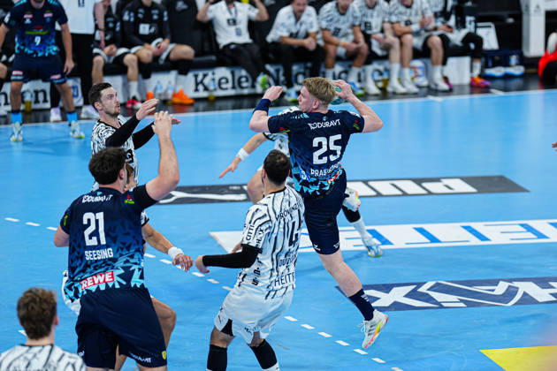 Wurf Tor Haukur Thrastarson (Rhein-Neckar Löwen, 25) GER, THW Kiel vs. Rhein-Neckar Löwen, Handball, 1. Bundesliga, Spieltag 9, Saison 2026 2027, 15.10.2026 GER, THW Kiel vs. Rhein-Neckar Löwen, Handball, 1. Bundesliga, Spieltag 9, Saison 2026 2027, 15.10.2026 Kiel Copyright: xEibner-Pressefoto MarcelxvonxFehrnx EP_MFN