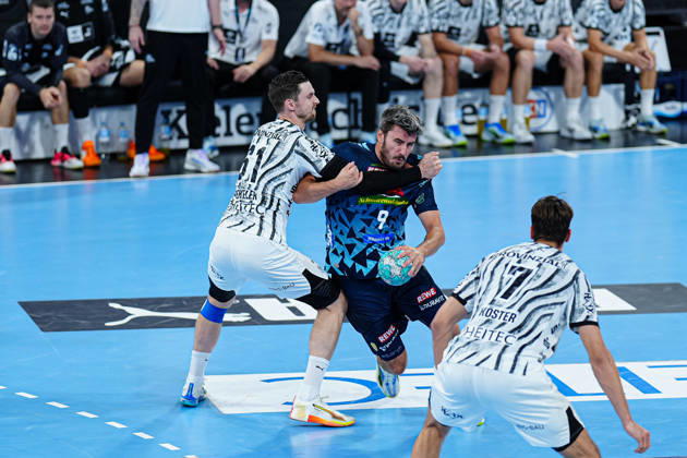 Hendrik Pekeler (THW Kiel, 61), Jacob Lassen (Rhein-Neckar Löwen, 09) GER, THW Kiel vs. Rhein-Neckar Löwen, Handball, 1. Bundesliga, Spieltag 9, Saison 2026 2027, 15.10.2026 GER, THW Kiel vs. Rhein-Neckar Löwen, Handball, 1. Bundesliga, Spieltag 9, Saison 2026 2027, 15.10.2026 Kiel Copyright: xEibner-Pressefoto MarcelxvonxFehrnx EP_MFN