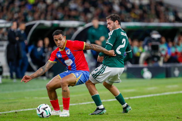 Panathinaikos F.C. v FK Borac Banja Luka UEFA Europa Conference League Davide Calabria of Panathinaikos F.C. and Sebastián Herrera of FK Borac Banja Luka during the UEFA Europa Conference League match at Olympic Stadium, Athens 15 10 2026 UK Newspapers OUT Copyright: xYannisxHalasx FIL-24071-0052