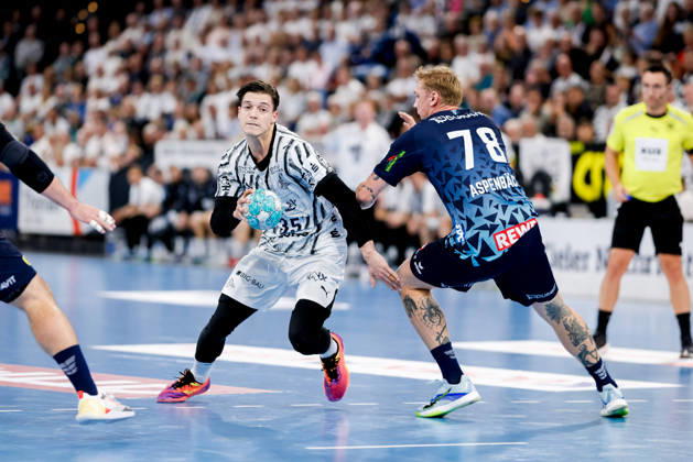 Kiel, 15. Oktober 2026 - Handball, 1. Bundesliga 2026 27, THW Kiel - Rhein-Neckar Löwen: Domen Makuc (THW Kiel, 35)m, Edwin Aspenbäck (Rhein-Neckar Löwen, 78)