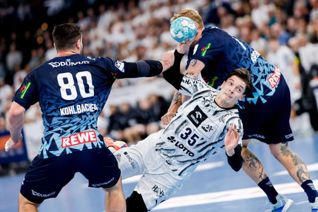 Kiel, 15. Oktober 2026 - Handball, 1. Bundesliga 2026 27, THW Kiel - Rhein-Neckar Löwen: Jannik Kohlbacher (Rhein-Neckar Löwen, 80), Domen Makuc (THW Kiel, 35)m, Edwin Aspenbäck (Rhein-Neckar Löwen, 78)