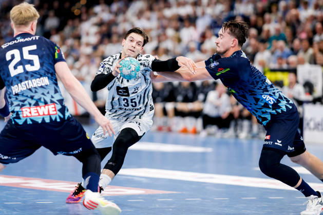 Kiel, 15. Oktober 2026 - Handball, 1. Bundesliga 2026 27, THW Kiel - Rhein-Neckar Löwen: Haukur Ãžrastarson (Rhein-Neckar Löwen, 25), Domen Makuc (THW Kiel, 35), Robert Timmermeister (Rhein-Neckar Löwen, 7)