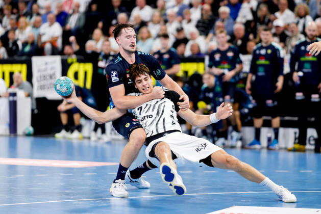 Kiel, 15. Oktober 2026 - Handball, 1. Bundesliga 2026 27, THW Kiel - Rhein-Neckar Löwen: Robert Timmermeister (Rhein-Neckar Löwen, 7), Julian Köster (THW Kiel, 7)