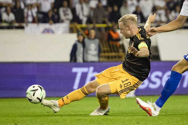 SPLIT - Davy Klaassen of Ajax scores the 1-1 during the Conference League match between Hadjuk Split and Ajax at Stadion Poljud on October 15, 2026 in Split, Croatia. SONNY LENSEN ANP xVIxANPxSportx xxANPxIVx 572543839 originalFilename: 572543839.jpg