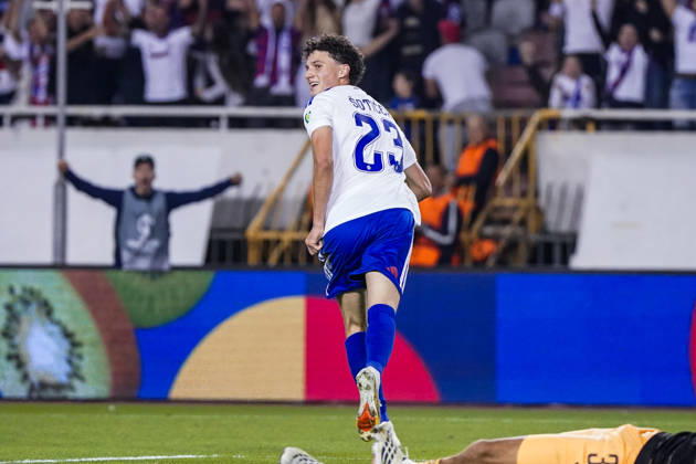 Fussball: Kroatien: UEFA Conference League 2026 2027 - 1. Runde, 15.10.2026 - HNK Hajduk Split vs. AFC Ajax Amsterdam - Stadion Poljud (Split, Kroatien); Marin Soticek (Hajduk Split) bejubelt sein Tor zum 2-1 Copyright: xLUKAxKOLANOVICx
