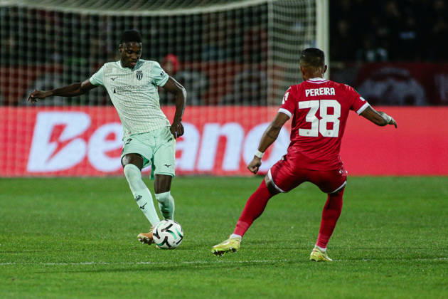 IPA89725319 - Monaco s Sadibou Sane in action against CSKA s Leo Pereira during the UEFA Conference League match between PFC CSKA and AS Monaco at Vasil Levski National Stadium in Sofia, Bulgaria, on October 15, 2026  Copyright: xIvanxSxIvanov IPAxSportx xx IPA89725319 IPA89725319