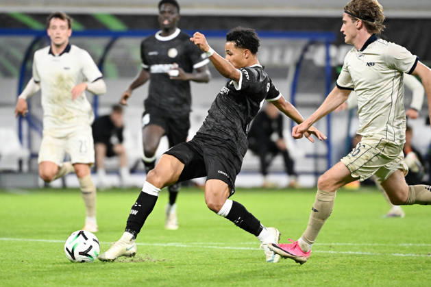 261015 AA Gent vs Aarhus Momodou Sonko of KAA Gent is pictured in action with the ball during Matchday 2 in the 2026-2027 Uefa Conference League season - league phase between AA Gent and AGF Aarhus on October 15 , 2026 in Gent, Belgium. (Photo by Maarten Straetemans Isosport) Gent Belgium  Copyright: xMaartenxStraetemansx GENT-AARHUS_20261015_128