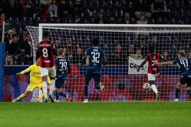 SOCCER - UEFA EL, RBS vs Milan SALZBURG,AUSTRIA,15.OCT.26 - SOCCER - UEFA Europa League, Red Bull Salzburg vs AC Milan. Image shows Alphadjo Cisse (Milan). GEPAxpictures xJulioxArellano