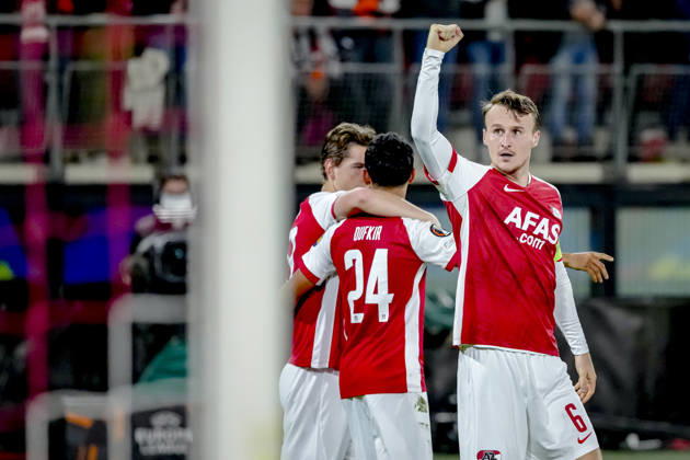 ALKMAAR - AZ Alkmaar midfielder Peer Koopmeiners scores to make it 1-0 during the UEFA Europa League match between AZ and Hapoel Beer-Sheva at AFAS stadion on 15 October 2026 in Alkmaar, Netherlands. ED VAN DE POL EYE4IMAGES DeFodi Images -