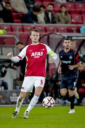 ALKMAAR - AZ Alkmaar midfielder Peer Koopmeiners during the UEFA Europa League match between AZ and Hapoel Beer-Sheva in AFAS stadion on 15 oktober 2026 in Alkmaar , Nederland. ED VAN DE POL EYE4IMAGES DeFodi Images -