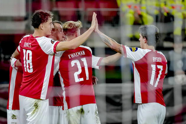 ALKMAAR - AZ Alkmaar midfielder Peer Koopmeiners scores the 1-0 during the UEFA Europa League match between AZ and Hapoel Beer-Sheva at AFAS stadion on 15 October 2026 in Alkmaar, Nederland. ED VAN DE POL EYE4IMAGES DeFodi Images -