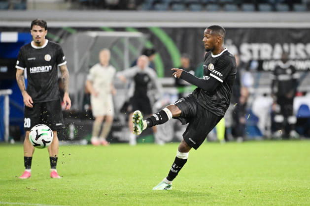 261015 AA Gent vs Aarhus Michel-Ange Balikwisha of KAA Gent is pictured in action with the ball during Matchday 2 in the 2026-2027 Uefa Conference League season - league phase between AA Gent and AGF Aarhus on October 15 , 2026 in Gent, Belgium. (Photo by Maarten Straetemans Isosport) Gent Belgium  Copyright: xMaartenxStraetemansx GENT-AARHUS_20261015_164