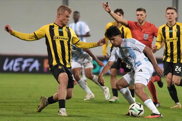 Salah Oulad M Hand of Riga FC and Jaakko Oksanen of Kairat compete for the ball during a UEFA Conference League soccer match between Latvia™s Riga FC and Kazakhstan™s Kairat Almaty at Skonto Stadium in Riga, Latvia, Thursday, Oct. 15, 2026. Riga Latvia Copyright: xRomanxKoksarovx RKV02443.JPG