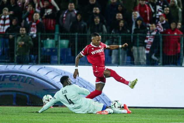 IPA89727183 - Monaco s Jordan Teze in action against CSKA s Leo Pereira during the UEFA Conference League match between PFC CSKA and AS Monaco at Vasil Levski National Stadium in Sofia, Bulgaria, on October 15, 2026  Copyright: xIvanxSxIvanov IPAxSportx xx IPA89727183 IPA89727183