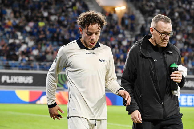 261015 AA Gent vs Aarhus Mikael Anderson of Aarhus is substituted during Matchday 2 in the 2026-2027 Uefa Conference League season - league phase between AA Gent and AGF Aarhus on October 15 , 2026 in Gent, Belgium. (Photo by Maarten Straetemans Isosport) Gent Belgium  Copyright: xMaartenxStraetemansx GENT-AARHUS_20261015_186