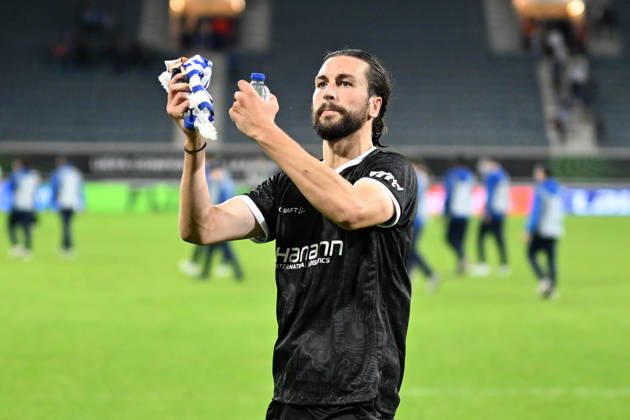261015 AA Gent vs Aarhus Christian Burgess of KAA Gent celebrates after Matchday 2 in the 2026-2027 Uefa Conference League season - league phase between AA Gent and AGF Aarhus on October 15 , 2026 in Gent, Belgium. (Photo by Maarten Straetemans Isosport) Gent Belgium  Copyright: xMaartenxStraetemansx GENT-AARHUS_20261015_195