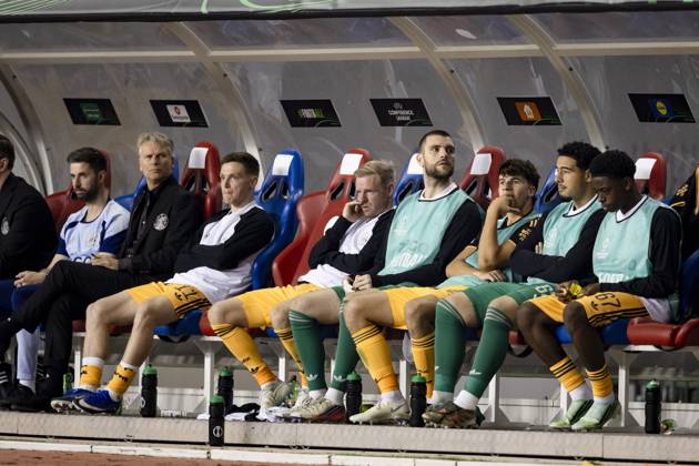 SPLIT - (lr) Viktor Tsyhankov of Ajax, Davy Klaassen of Ajax, Ajax goalkeeper Maarten Paes, Jofre Torrents of Ajax, Aymean El Hani of Ajax and Mohamed Abdalla of Ajax on the bench during the Conference League match between Hadjuk Split and Ajax at Stadion Poljud on 15 October 2026 in Split, Croatia. SONNY LENSEN ANP xVIxANPxSportx xxANPxIVx 572549100 originalFilename: 572549100.jpg