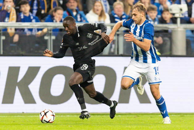 Europa League: Lech Poznan vs Bayer 04 Leverkusen Moussa Diaby, Michal Gurgul during Europa League: Lech Poznan vs Bayer 04 Leverkusen match in Poznan, Poland, on October 15, 2026 Poznan Poland Copyright: xFotoxOlimpikx originalFilename:jastrzebowski-europale261015_npnfi
