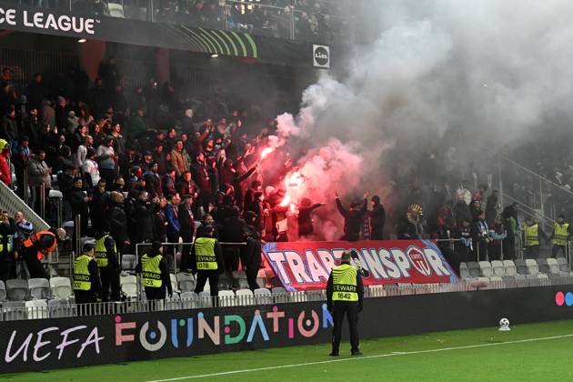 KuPS Kuopio v Trabzonspor - UEFA Conference League TAMPERE, FINLAND - OCTOBER 15: Trabzonspor fans cheer during the UEFA Conference League Week 1 match between KuPS Kuopio and Trabzonspor at Tammelan Stadium, on October 15, 2026 in Tampere, Finland. Hasan Tascan Anadolu Tampere Finland. Editorial use only. Please get in touch for any other usage.  Copyright: x2026xAnadoluxHasanxTascanx