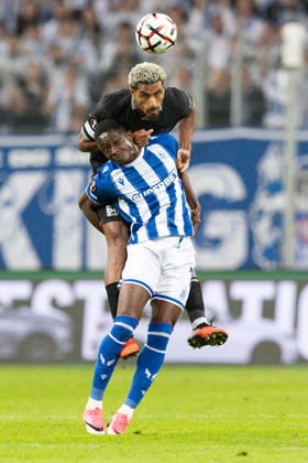 Europa League: Lech Poznan vs Bayer 04 Leverkusen Loic Bade, Yannick Agnero during Europa League: Lech Poznan vs Bayer 04 Leverkusen match in Poznan, Poland, on October 15, 2026 Poznan Poland Copyright: xFotoxOlimpikx originalFilename:jastrzebowski-europale261015_npxCv