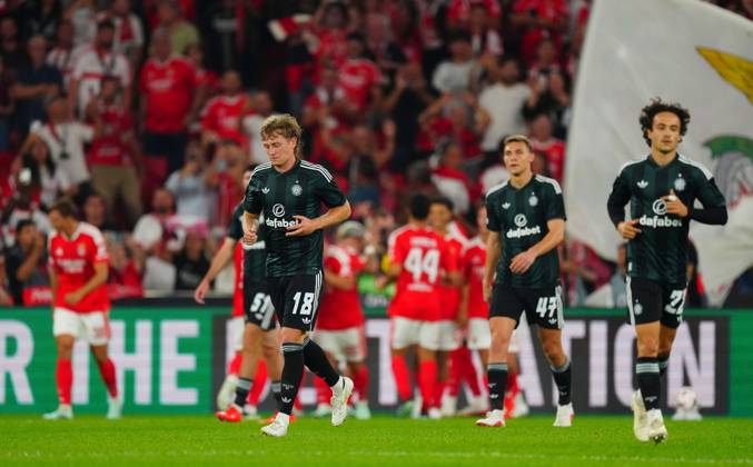 Oliver Sorensen of Celtic reacts after the opening goal scored by Jhon Duran of Benfica Benfica v Celtic, UEFA Europa League, Football, Estadio da Luz, Lisbon, Portugal - 15 Oct 2026Lisbon Estadio da Luz Portugal  Copyright: xJavierxGarcia Shutterstockx 17218495r