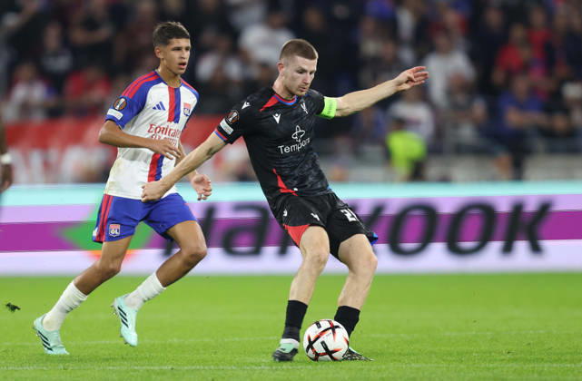 DECINES-CHARPIEU, FRANCE, OCTOBER 15: Adam Wharton of Crystal Palace FC passes the ball during the UEFA Europa League 2026 27 League Phase MD2 match between Olympique Lyonnais and Crystal Palace FC at OL Stadium on October 15, 2026 in Decines-Charpieu, France (Photo by Daniel Weir Sports Press Photo SPP) Copyright: xSportsxPressxPhotox Sportspressphoto_SPR257152