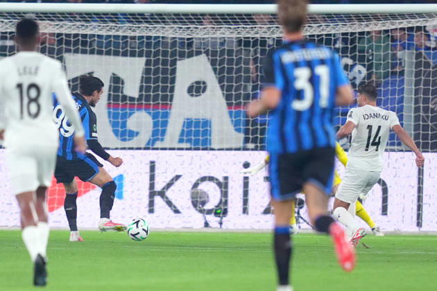 Atalanta s Eljif Elmas scores goal 1-0 during the Uefa Conference League match soccer match between Atalanta and Pafos at the New Balance Arena in Bergamo , North Italy - Thursday , October 15 , 2026 . - Soccer .  Copyright: xSpada LaPressex