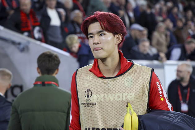 Keisuke Goto (SC Freiburg, 42) vor Spielbeginn , Deutschland, Fussball, UEFA Conference League, 1. Spieltag, 2026 2027, SC Freiburg vs. FK Jablonec, 15.10.2026, Freiburg im Breisgau Stadion am Wolfswinkel Deutschland Copyright: xGrantxHubbsx