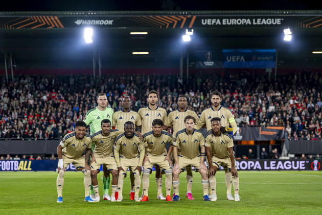 NIJMEGEN - Levski Sofia goalkeeper Svetoslav Vutsov, Levski Sofia defender Maicon, Levski Sofia defender Christian Makoun, Levski Sofia defender Kristian Dimitrov, Levski Sofia defender Aldair Neves, Levski Sofia midfielder Serginho, Levski Sofia midfielder Marko Grujic, Levski Sofia midfielder Mehdi Moubarik, Levski Sofia forward Everton Bala, Levski Sofia forward Reinaldo, Levski Sofia forward David Kusso during the UEFA Europa League match between N.E.C. and Levski Sofia at Stadion De Goffert on 15 October 2026 in Nijmegen, Nederland. (Photo by DeFodi Images) -