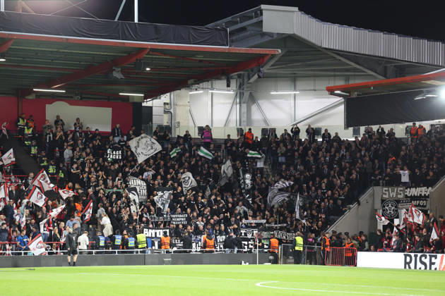 SOCCER - UEFA EL, Bournemouth vs Sturm BOURNEMOUTH,ENGLAND,15.OCT.26 - SOCCER - UEFA Europa League, AFC Bournemouth vs SK Sturm Graz. Image shows fans (Sturm).  GEPAxpictures xChrisxBauer