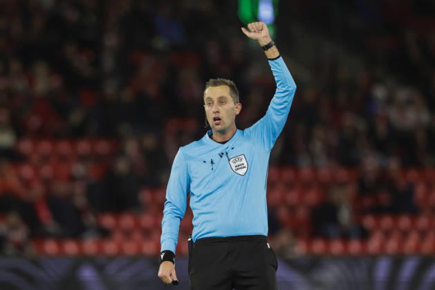 Soccer, Conference League 2026 Brann Lincoln Red Imps Bergen 20261015 Referee Dalibor ÄaernÃ½ during the Conference League soccer match between SK Brann and Lincoln Red Imps at Brann Stadium. Photo by Paul S. Amundsen, NTB, Bergen, Norway. EDITORIAL USE ONLY. RESTRICTED USE BY BETTING COMPANIES  Copyright: xPaulxS.xAmundsenx xNTBx